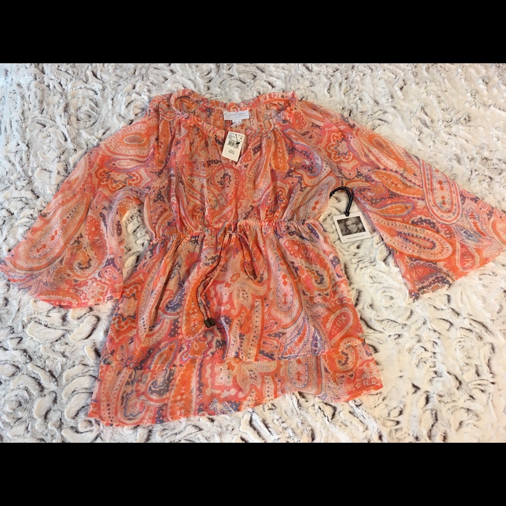 Jessica Simpson maternity shirt